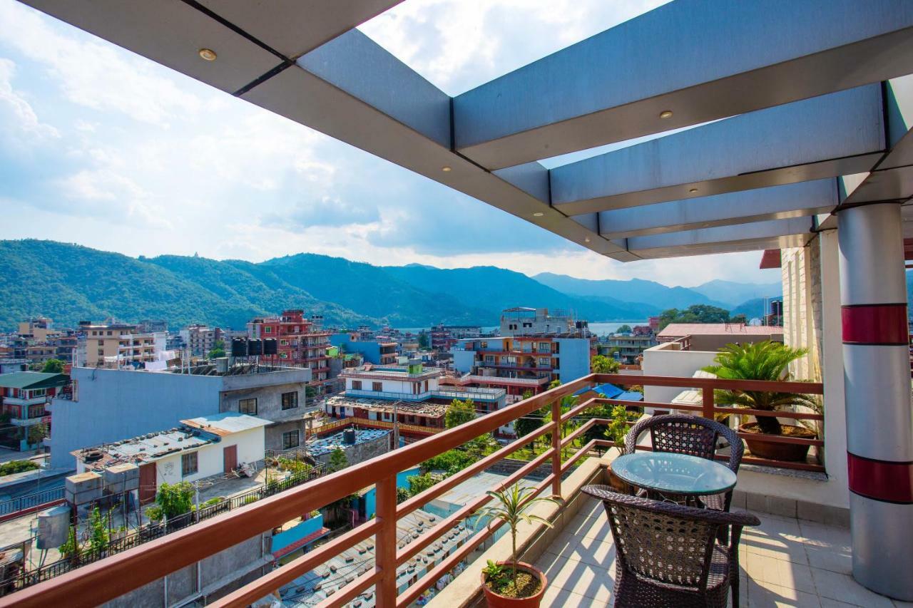 Hotel Lake Paradise Pokhara Extérieur photo