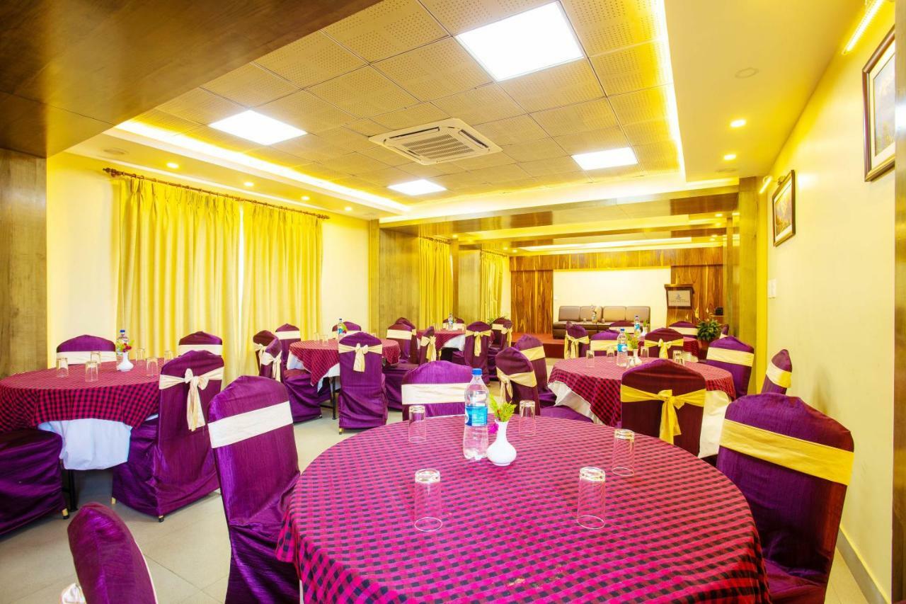Hotel Lake Paradise Pokhara Extérieur photo