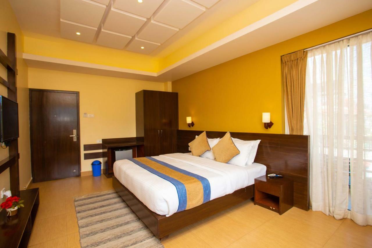 Hotel Lake Paradise Pokhara Extérieur photo