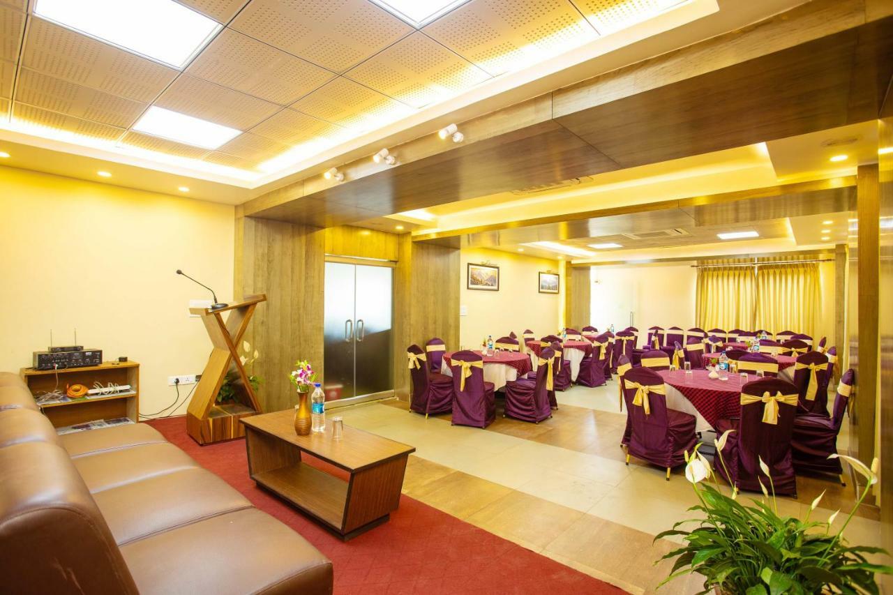 Hotel Lake Paradise Pokhara Extérieur photo