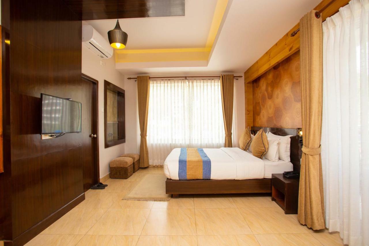 Hotel Lake Paradise Pokhara Extérieur photo