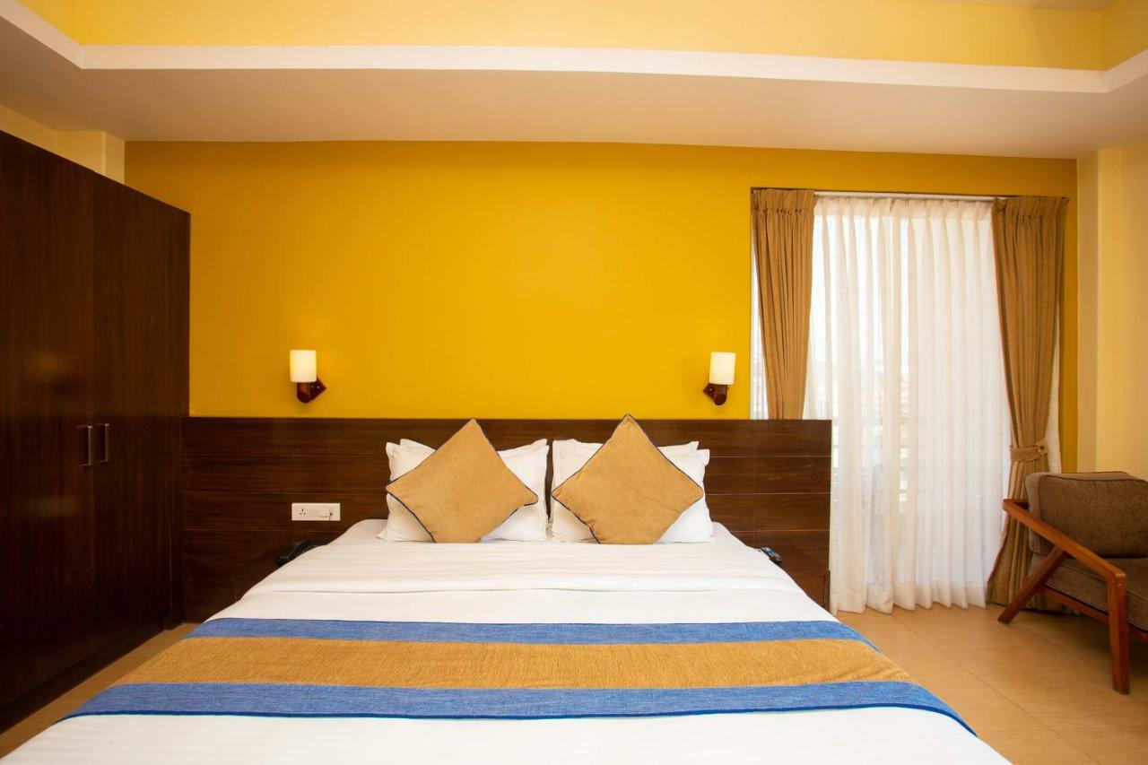 Hotel Lake Paradise Pokhara Extérieur photo